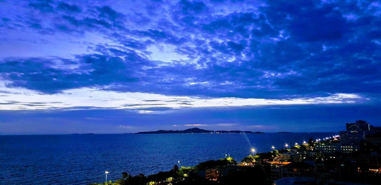 Sea View Beachfront Condos Pattaya Jomtien Beach Exterior foto
