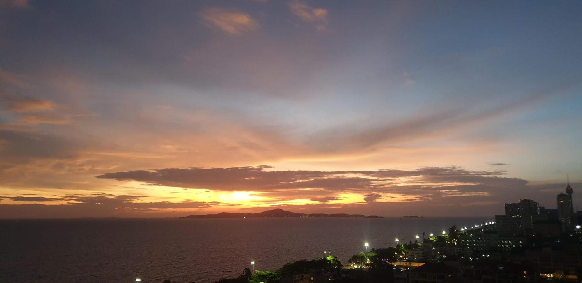Sea View Beachfront Condos Pattaya Jomtien Beach Zimmer foto