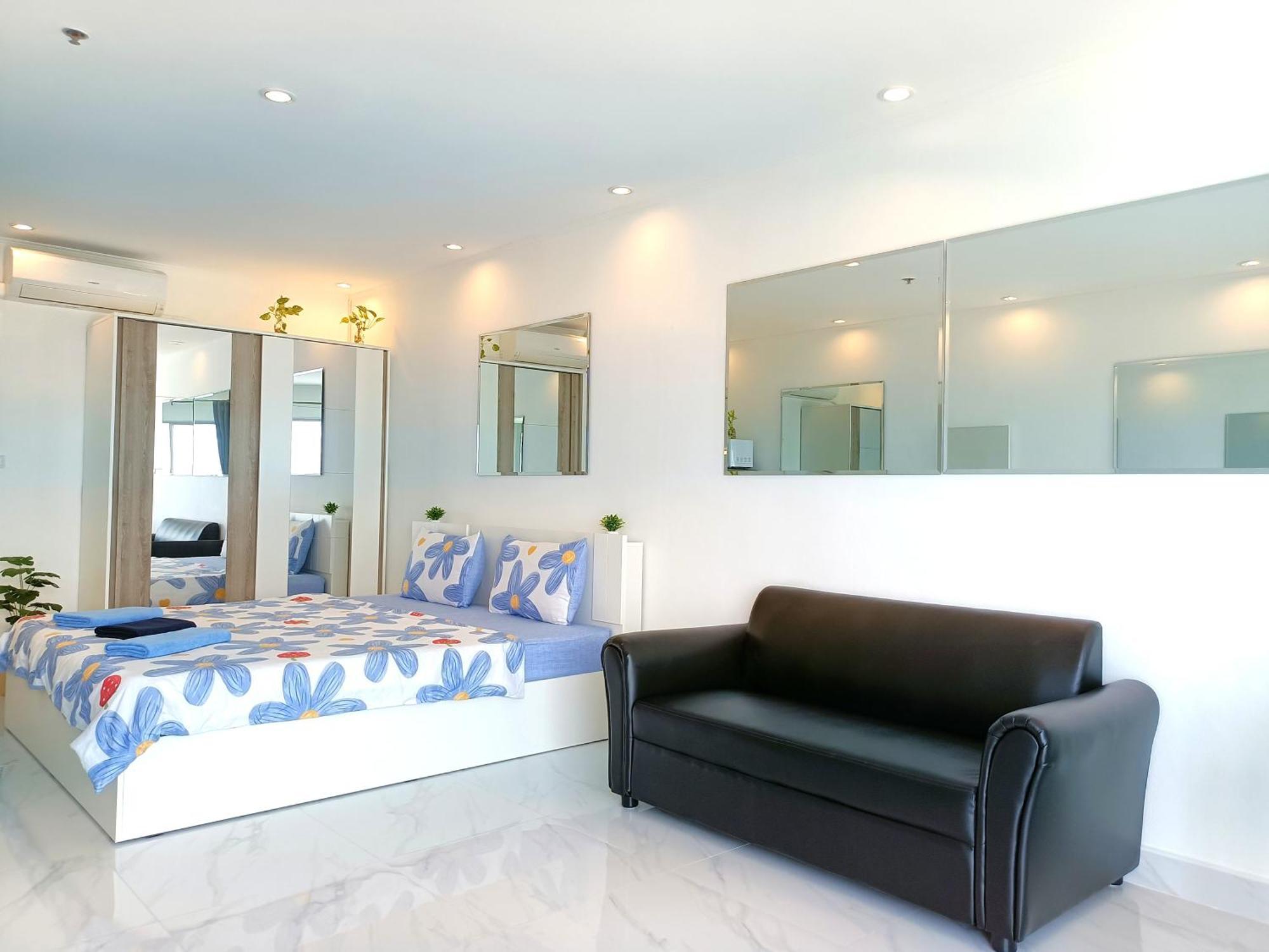 Sea View Beachfront Condos Pattaya Jomtien Beach Exterior foto